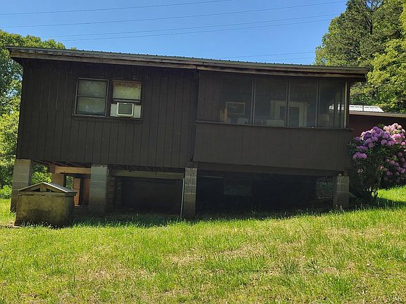 3rd image of 3020 Lennox St
