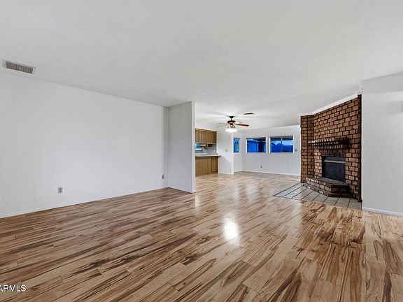 4th image of 573 E LINDA Avenue