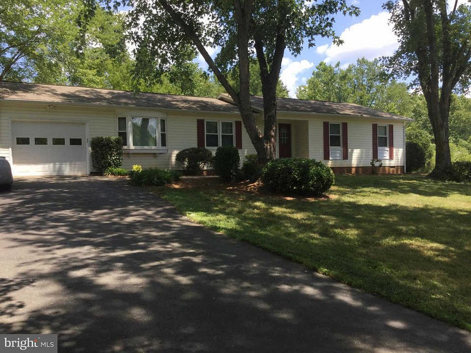 1st image of 22 Lesley Dr