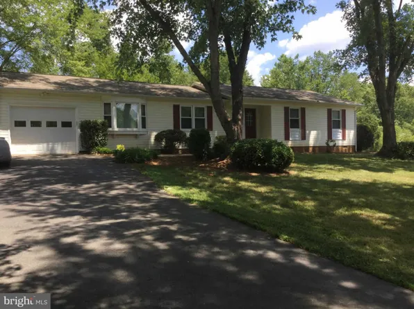 22 Lesley Dr, Stafford, VA 22556