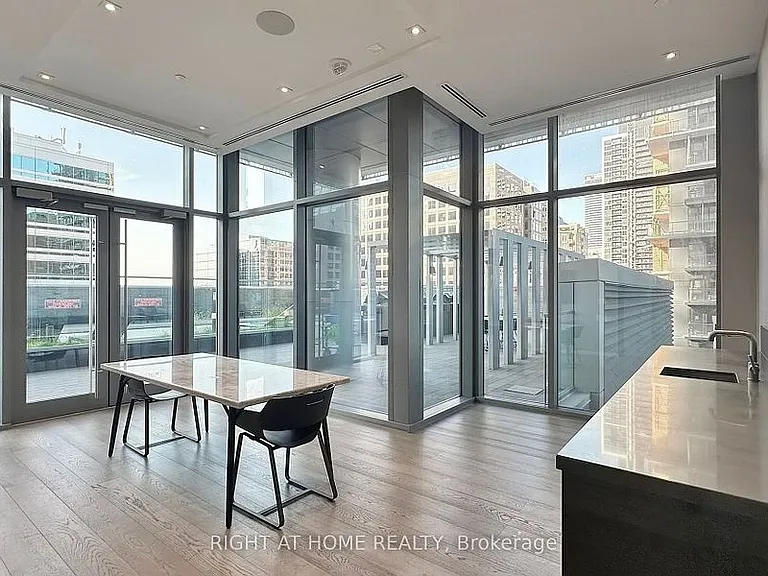 50 Charles St E #903 — Photo 12