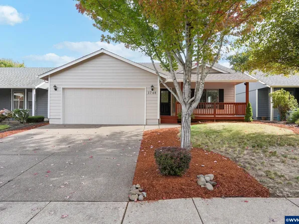 1748 Salmon River St NW, Salem, OR 97304