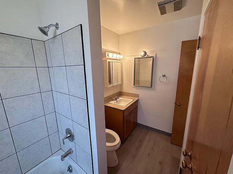 210 S 8th Ave #1 — Photo 2