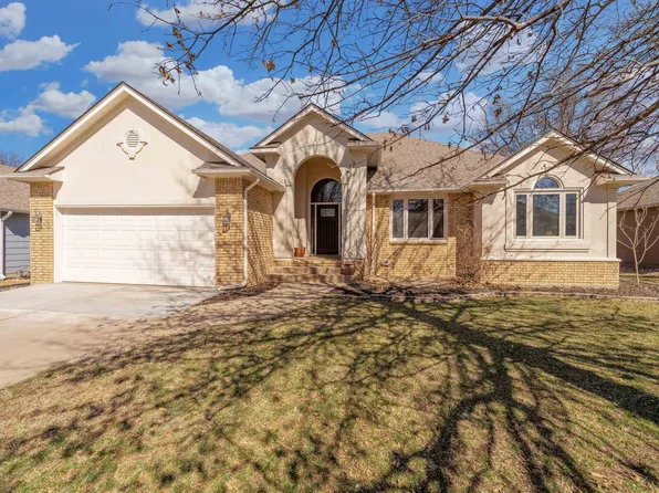 1406 E Meadow Ridge Ct, Derby, KS 67037
