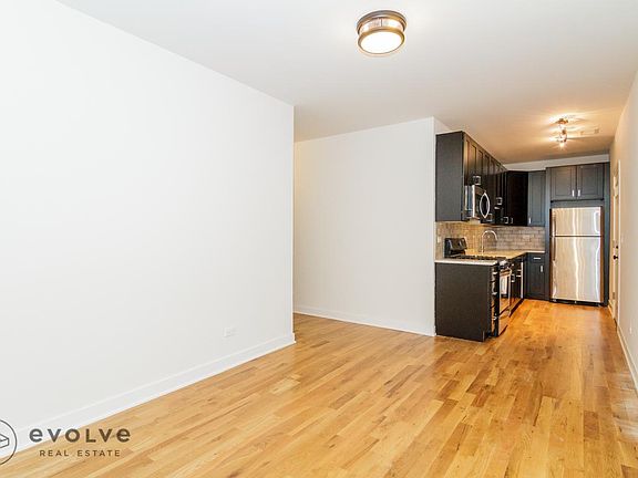 2nd image of 2203 W Eastwood Ave #3W