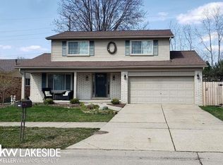 17611 Merryweather Dr, Clinton Township, MI 48038