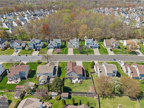 4th image of 25 Springcress Dr