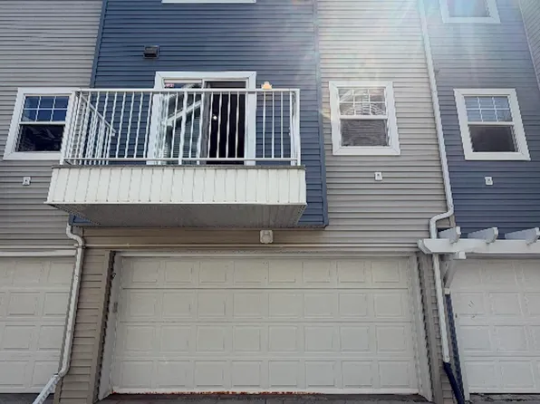 8304 11th Ave SW #7, Edmonton, AB T6X 1J8