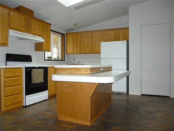 4th image of 13086 Beech Ave NW