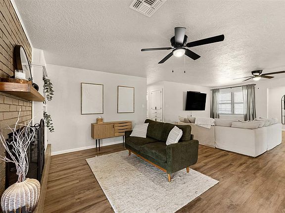 4th image of 805 NW 49th St