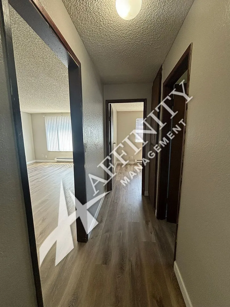 Rainier Vista — Photo 4