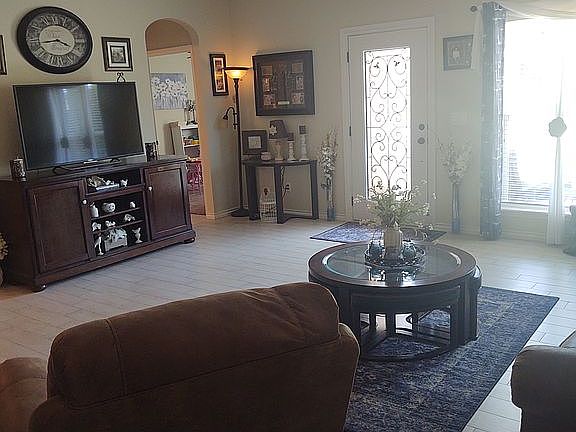 5th image of 302 Glen Dr