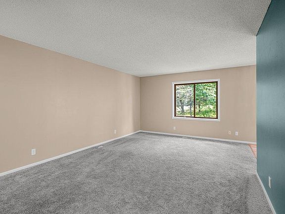 2nd image of 5 Crusader Ave E APT C