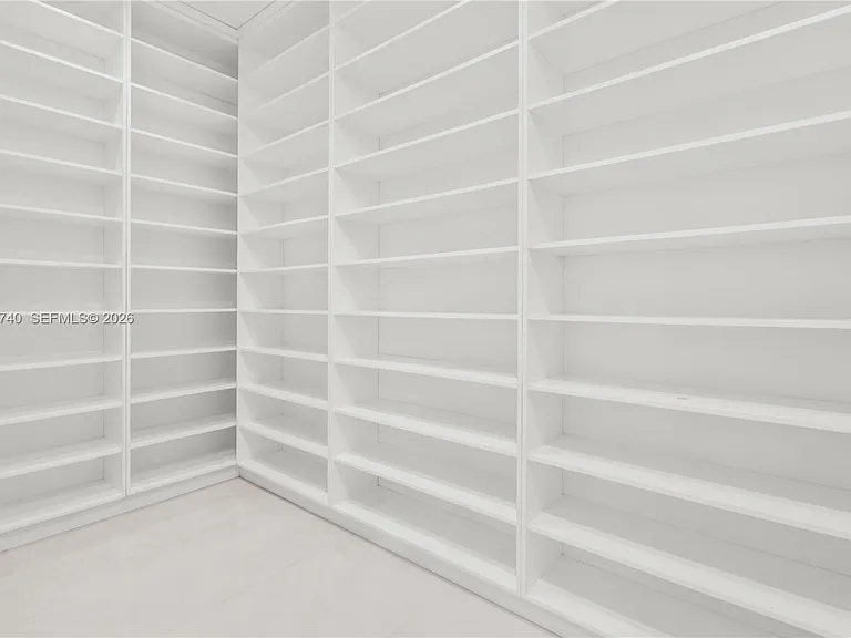 519 Alhambra Cir — Photo 38