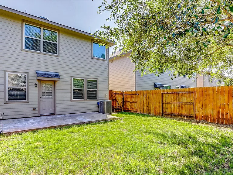6451 Calgary Woods Ln — Photo 47