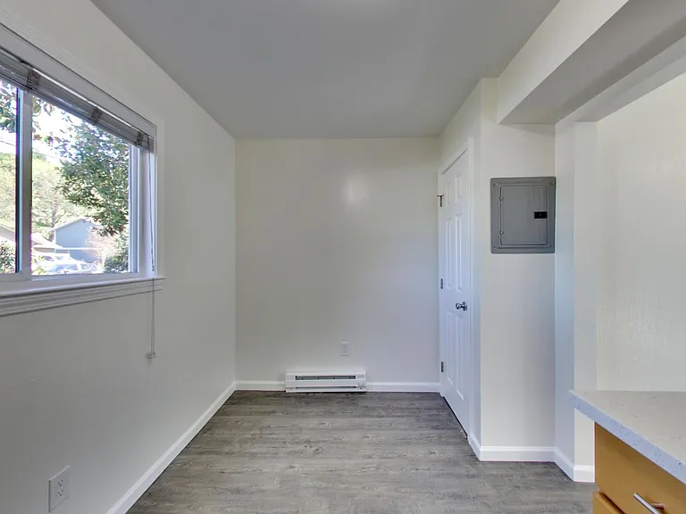 729-733 Cherry St — Photo 3