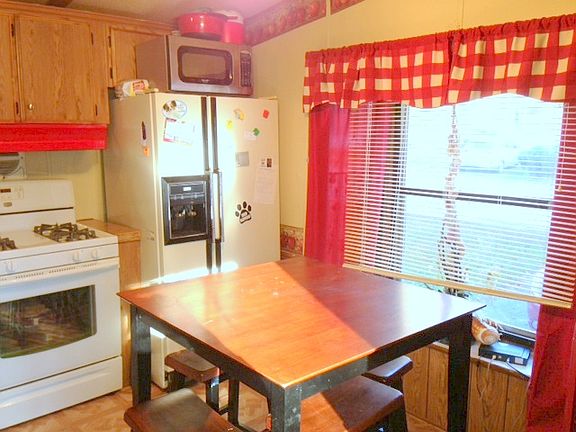 4th image of 35 Ryefield Dr