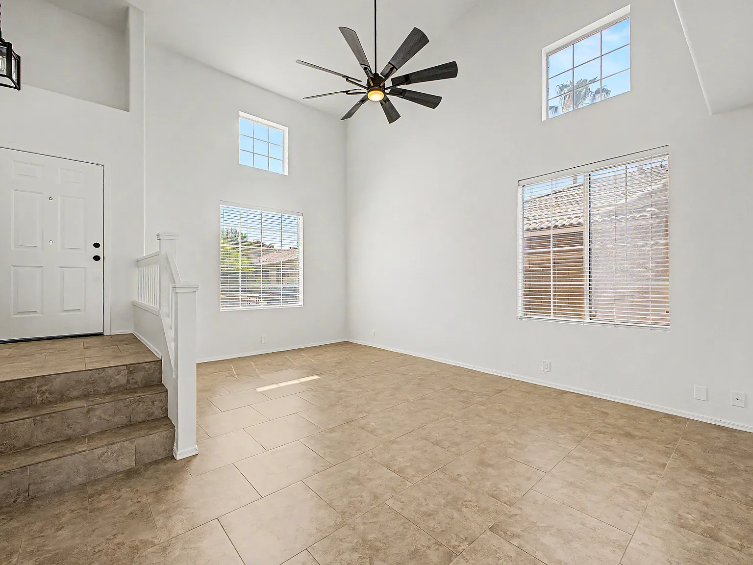 5 bed, 2116 sqft, $3,500 — Photo 4