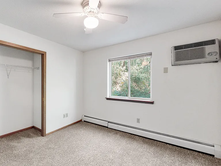 Ashford Apartments — Photo 35