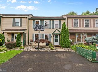 76 Hunt Dr, Horsham, PA 19044