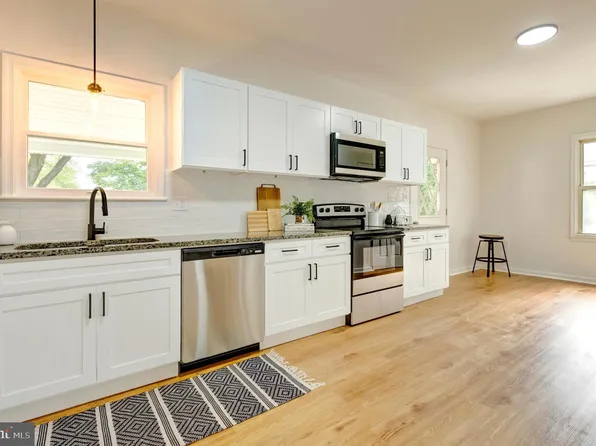 2737 Booser Ave, Harrisburg, PA 17103