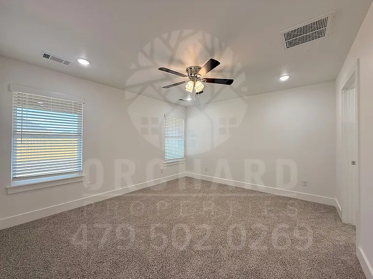 1903 E Brookview Dr — Photo 10