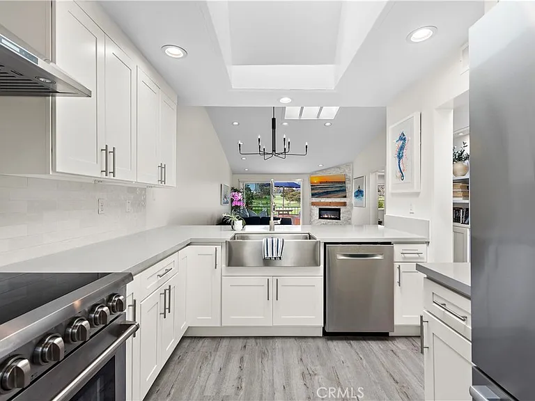408 Villa Point Dr — Photo 7