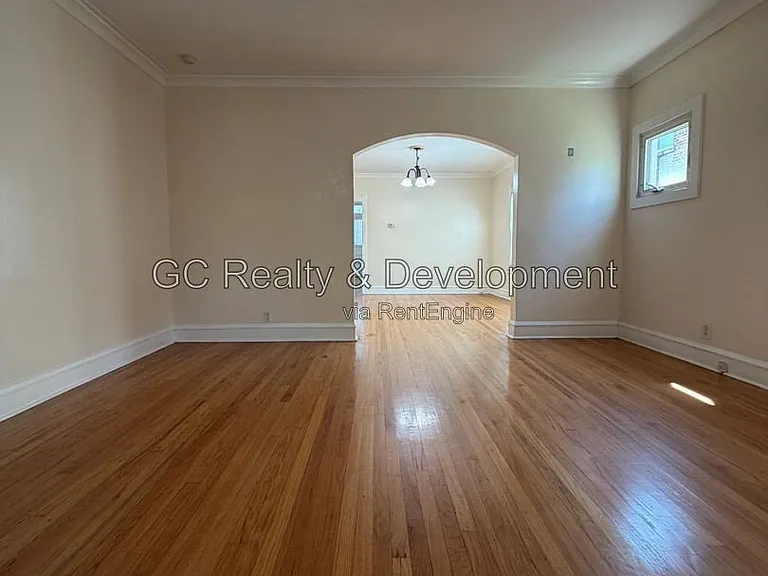 616 Elgin Ave #1 — Photo 3