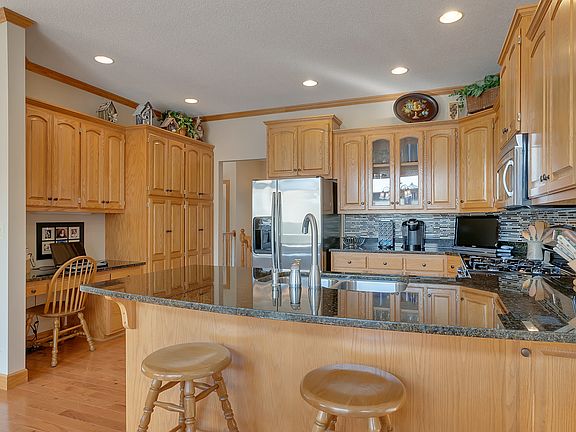 3rd image of 1216 Somerset Blvd