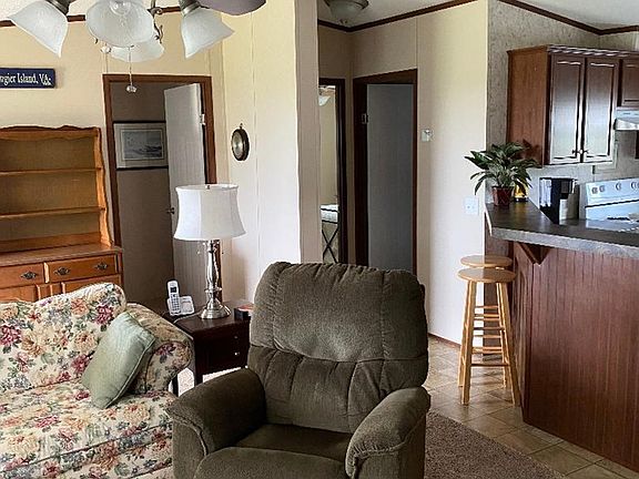 3rd image of 4405 Twin John Ln