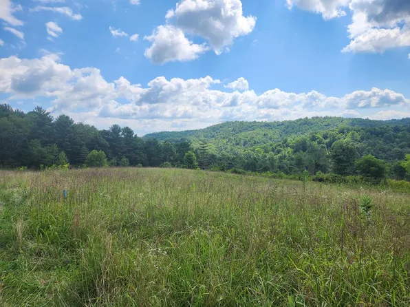 River Cliff Ln, Galax, VA 24333