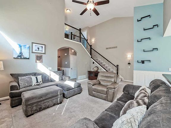 4th image of 370 Benedetti Ave #184