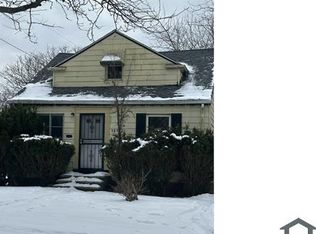 19704 Mountville Dr, Maple Heights, OH