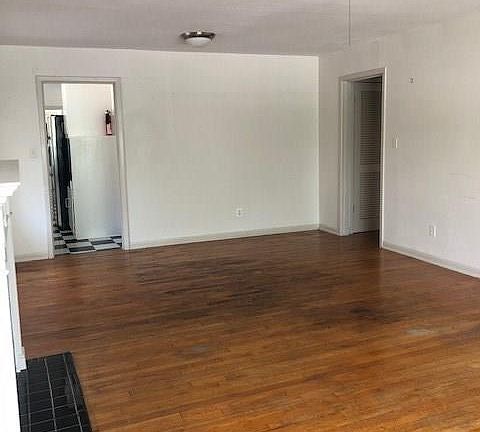 4th image of 3720 Bryce Ave