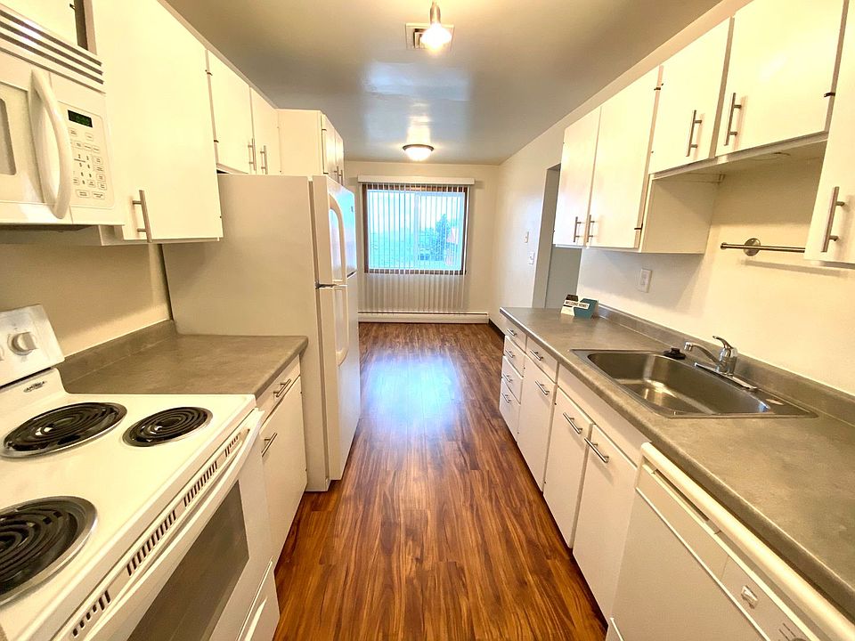 1st image of 816-820 24th Ave S #8