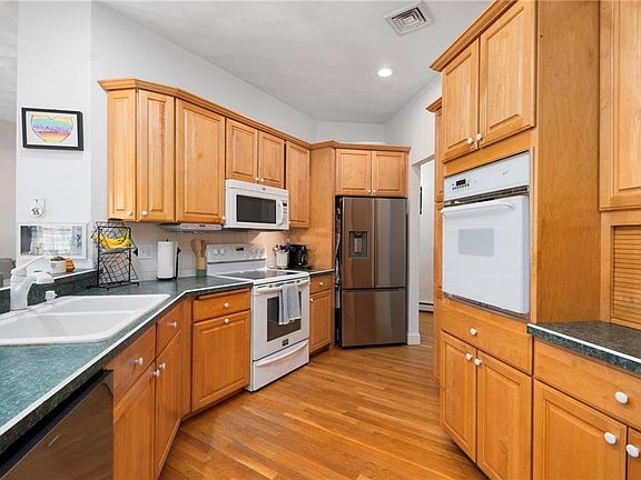 4th image of 2225 Providence Pike