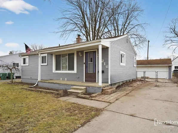 32216 Balmoral St, Garden City, MI 48135