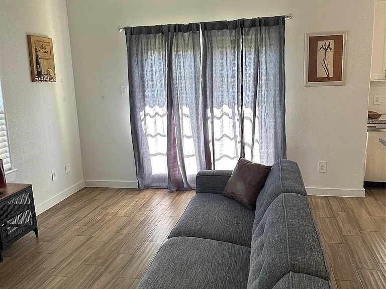 5314 Longmeadow St #B — Photo 37