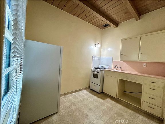 3rd image of 440 Atascadero Rd APT 8