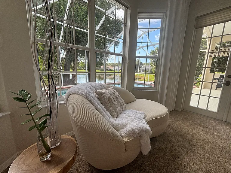 7105 Victoria Cir — Photo 15