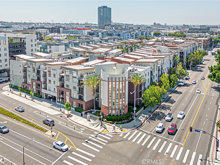 100 S Alameda #348 — Photo 47