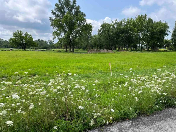 1025 W Indiana Ave, Upland, IN 46989