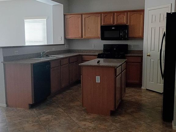 4th image of 12694 E Amor St