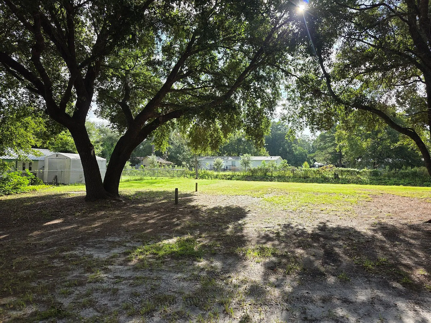 Quiet Neighborhood! — Photo 3