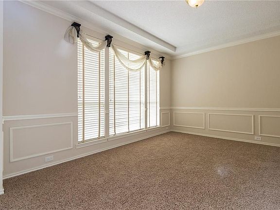 5th image of 1829 Dew Valley Dr