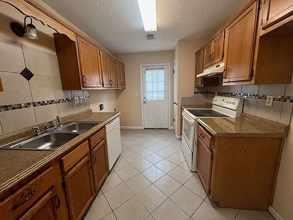 3rd image of 2691 Kentwood Cv