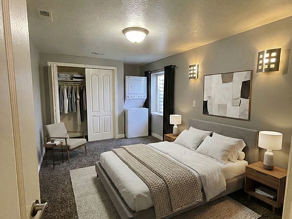 4th image of 404 W Cinnamon Cir