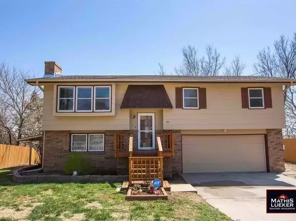 605 Rockledge Dr, Junction City, KS 66441