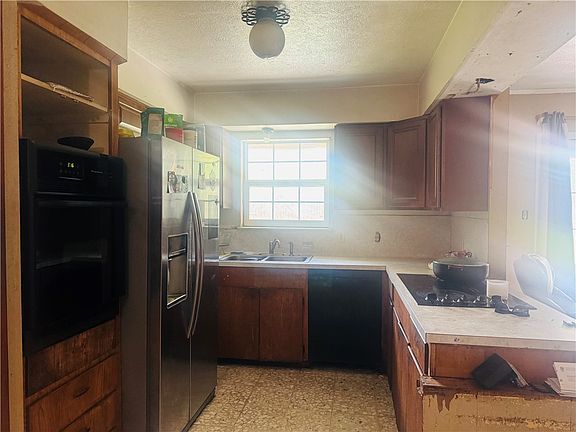 3rd image of 209 Blanco Dr