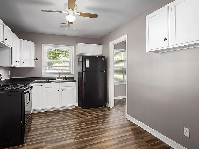 4126 Eastwood Dr — Photo 6
